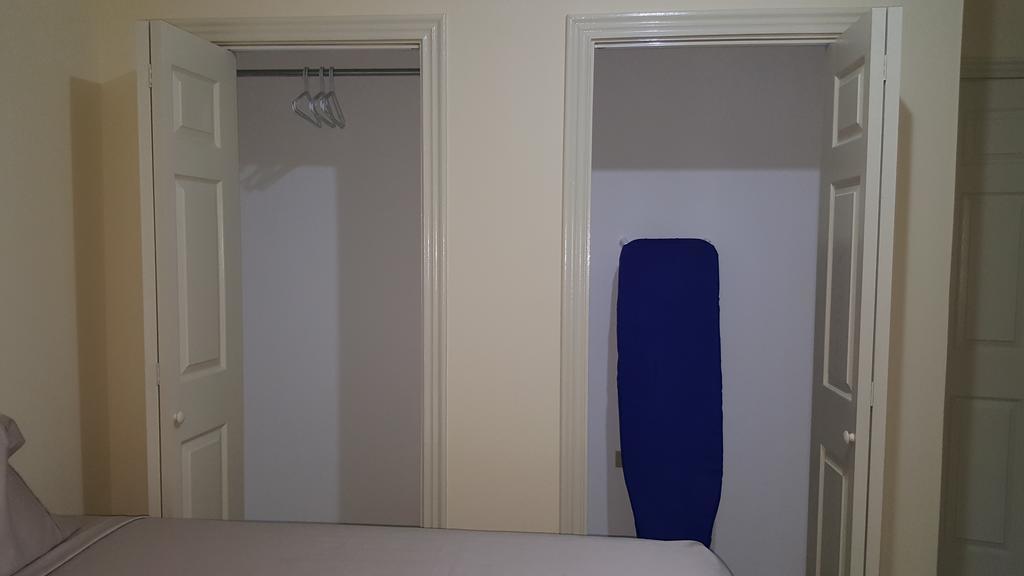 Apt 12, Executive Suites Ja - Palms Enfield Bagian luar foto